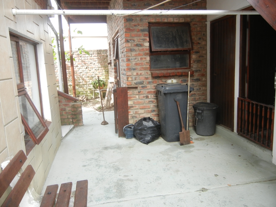 9 Bedroom Property for Sale in Winterstrand Eastern Cape